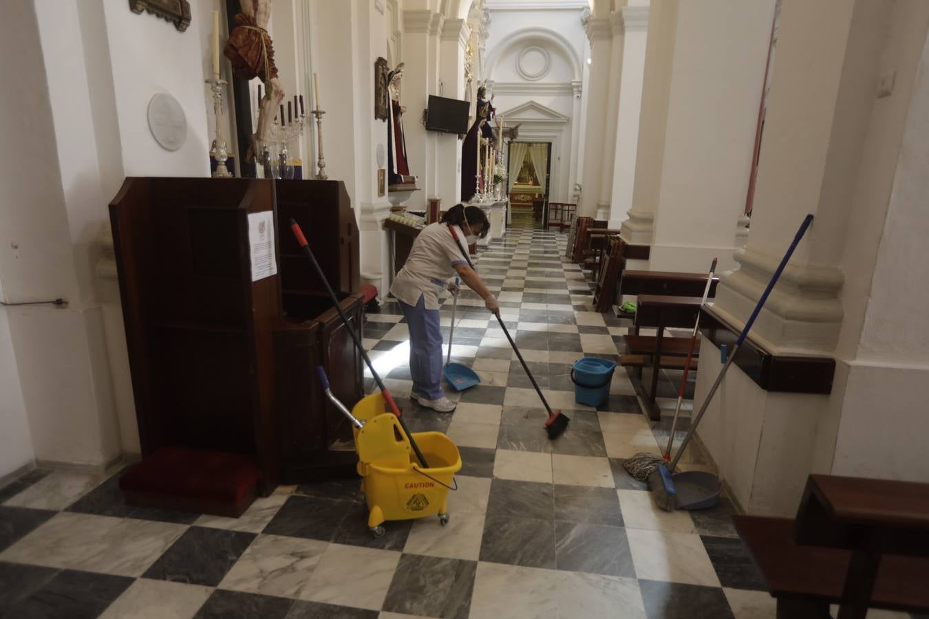 Todo preparado en las iglesias de Cádiz para la reapertura