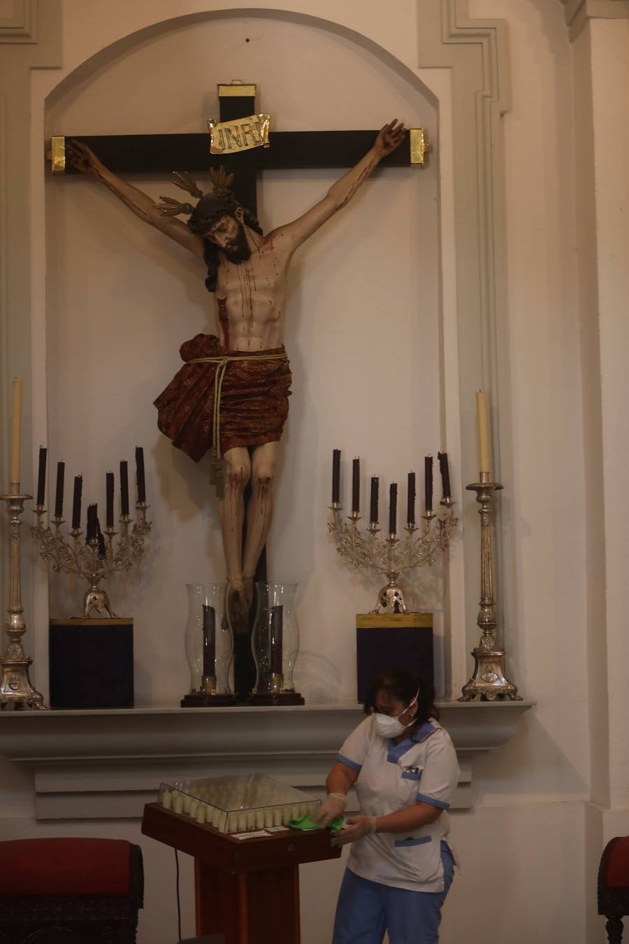 Todo preparado en las iglesias de Cádiz para la reapertura