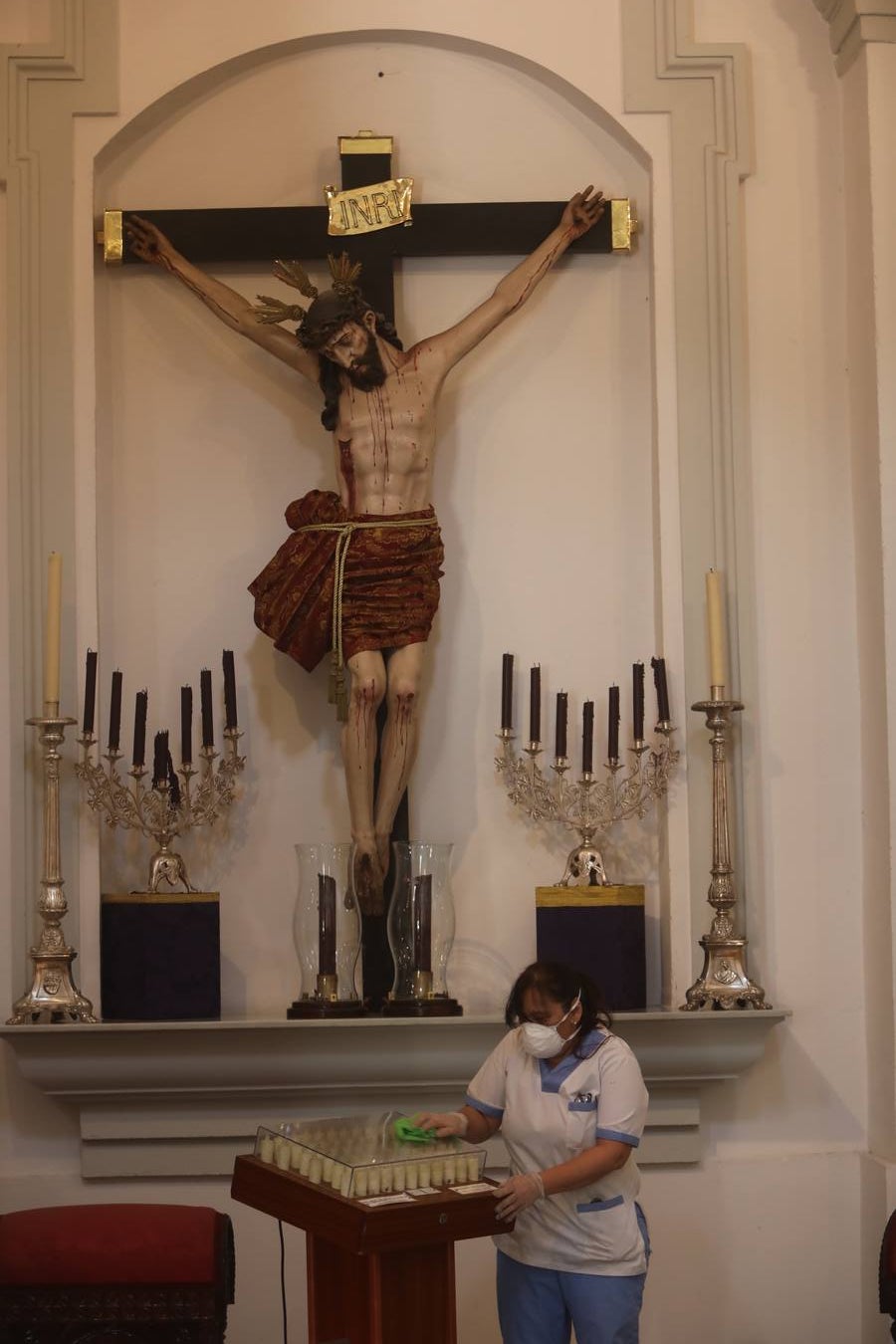 Todo preparado en las iglesias de Cádiz para la reapertura