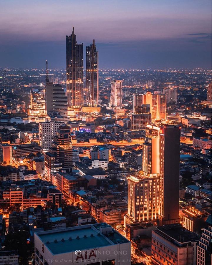 5- Jonathan Kwok. Edad: 28 añosPatrimonio: 2.000 millones de dólaresEl hijo del fundador de Walter Kwok en Sun Hung Kai Properties, la compañía desarrolladora más grande de Hong Kong, es muy celoso con su privacidad, de ahí que apenas trasciendan imágenes suyas a los medios. Desde que falleciese su padre hace dos años gestiona la empresa junto a su Geoffrey.