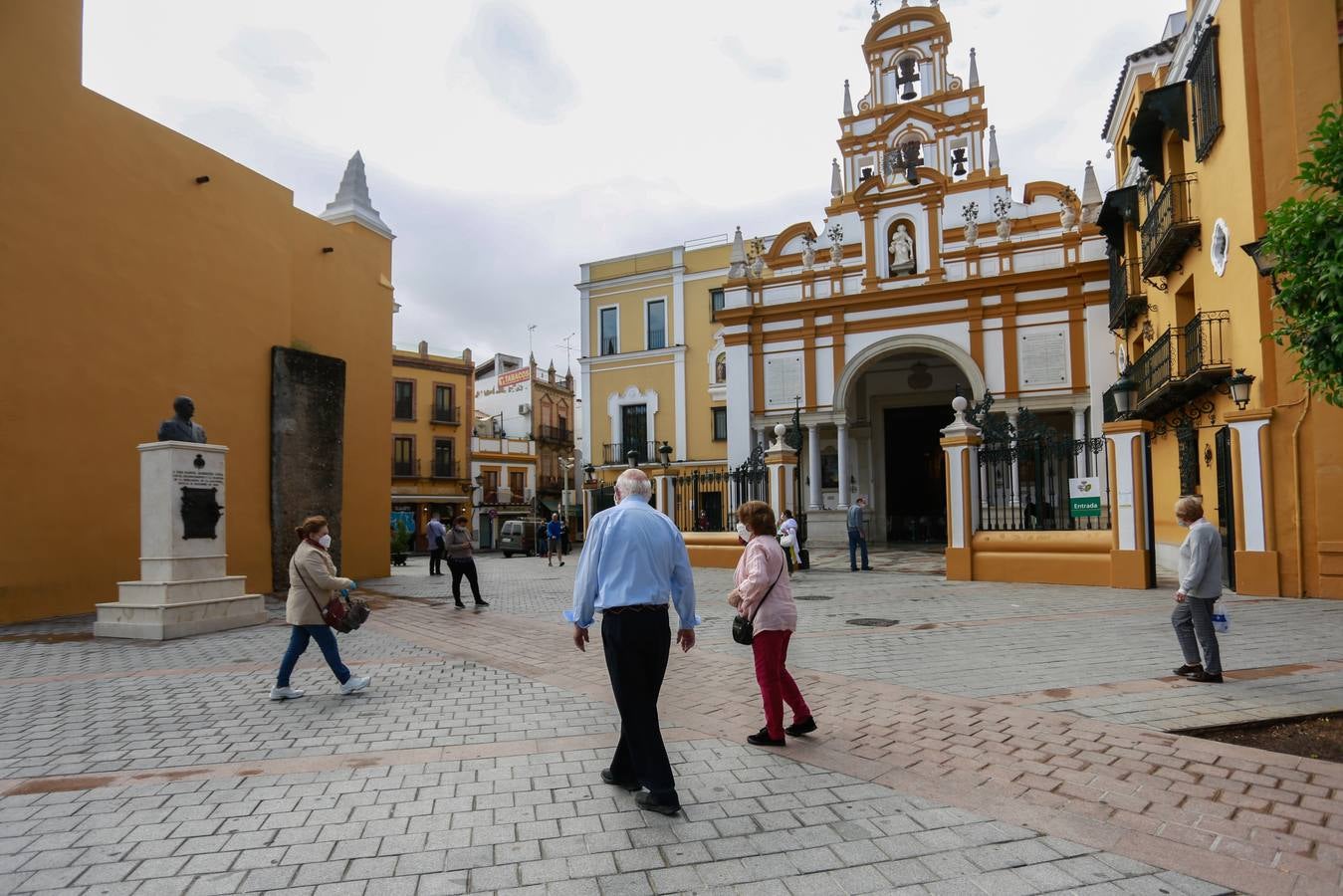 La Basílica de la Macarena abre sus puertas de nuevo