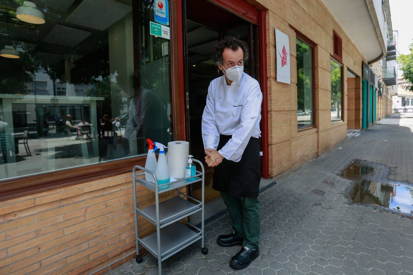 Ambiente en las terrazas de los bares de Sevilla en el tercer día de la fase 1