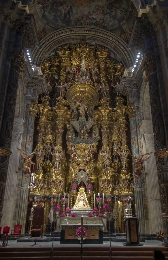 Galería del altar de culto del Rocío Sevilla