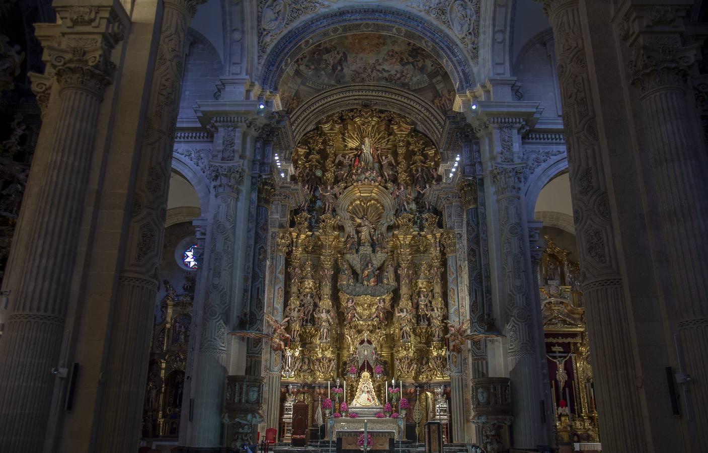 Galería del altar de culto del Rocío Sevilla