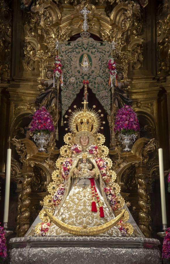 Galería del altar de culto del Rocío Sevilla