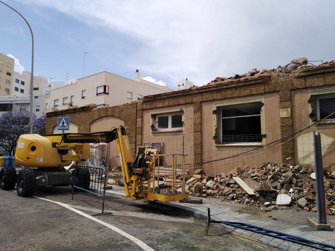 FOTOS: Demolición del chalé de Casanova en Cádiz