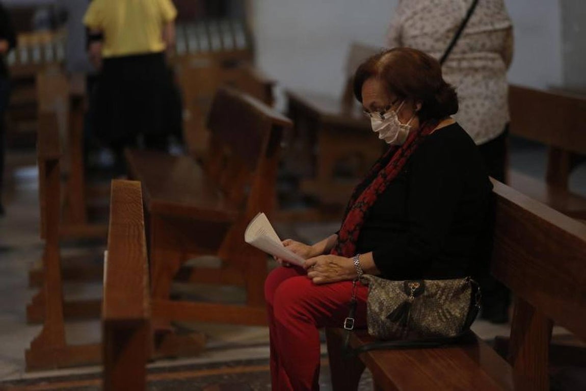 La visita al Rescatado en el primer viernes con los templos abiertos, en imágenes
