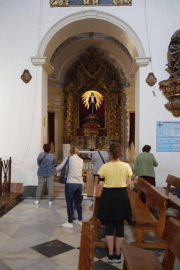 La visita al Rescatado en el primer viernes con los templos abiertos, en imágenes