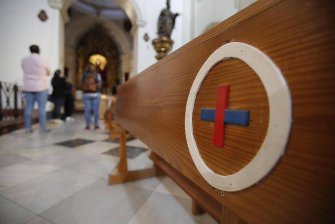 La visita al Rescatado en el primer viernes con los templos abiertos, en imágenes