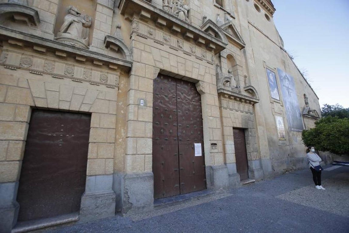 La visita al Rescatado en el primer viernes con los templos abiertos, en imágenes