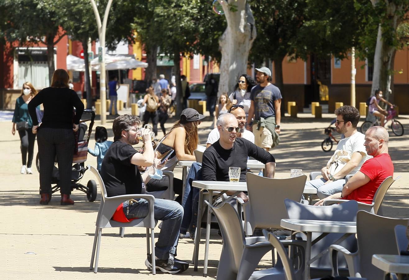 La «nueva normalidad» ya llena paseos y terrazas en Sevilla