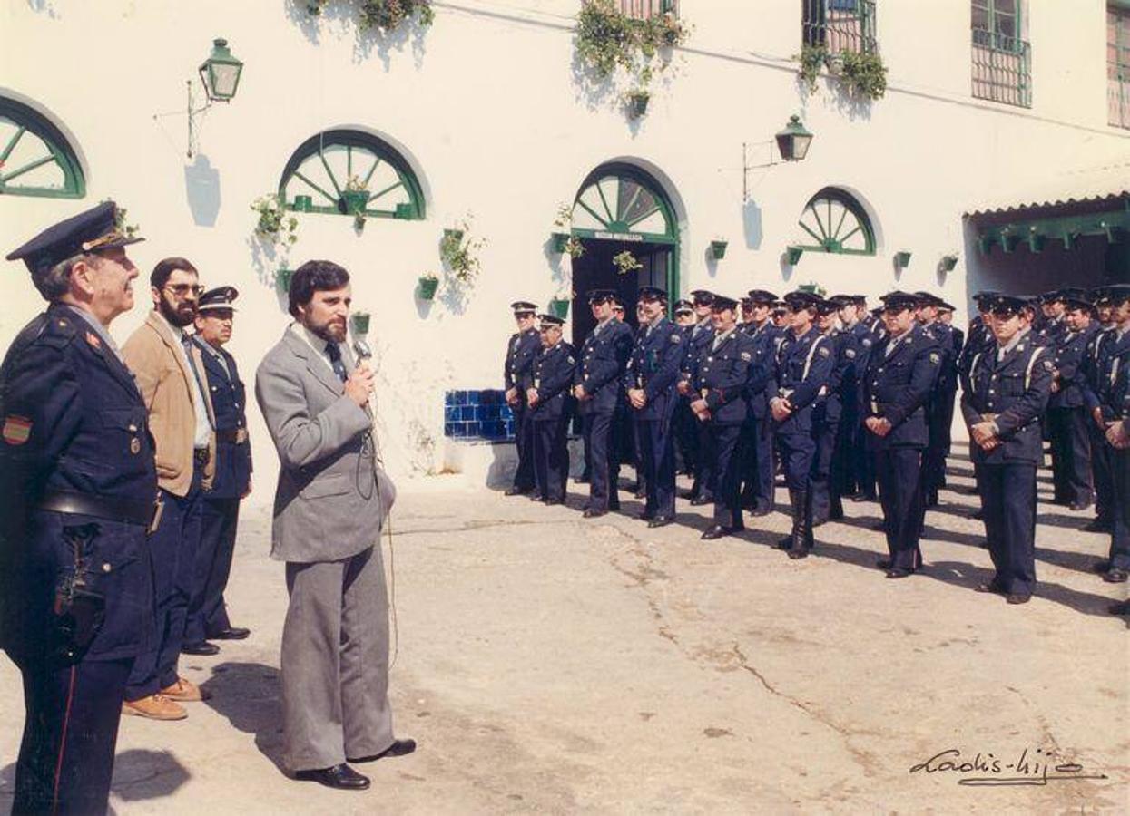 El paso de Julio Anguita por el Ayuntamiento de Córdoba, en imágenes