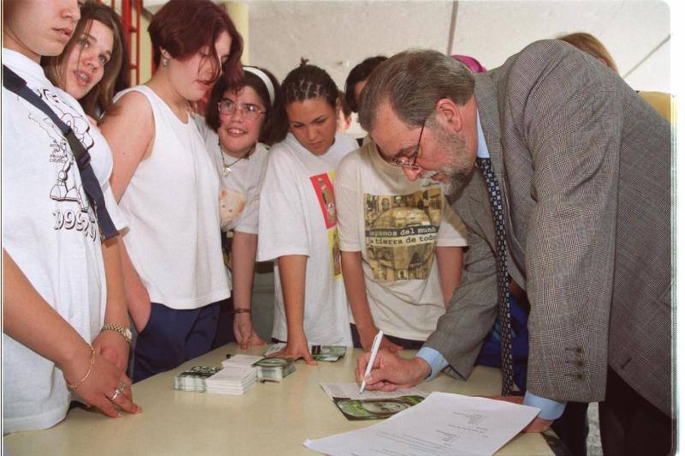 La vida de Julio Anguita de Córdoba, en imágenes (II)