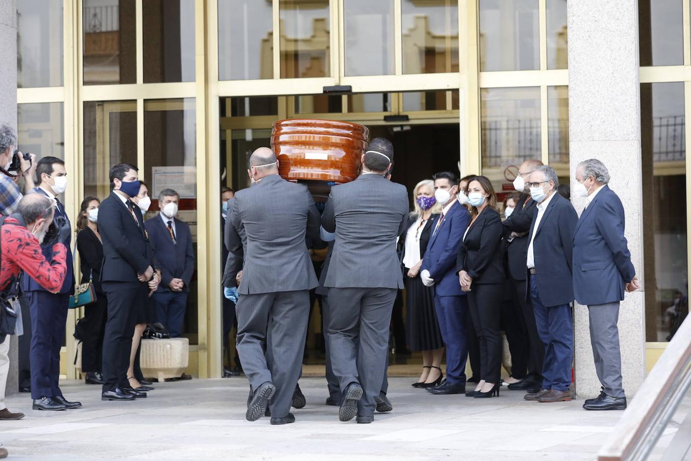 La despedida a Julio Anguita en el Ayuntamiento de Córdoba, en imágenes