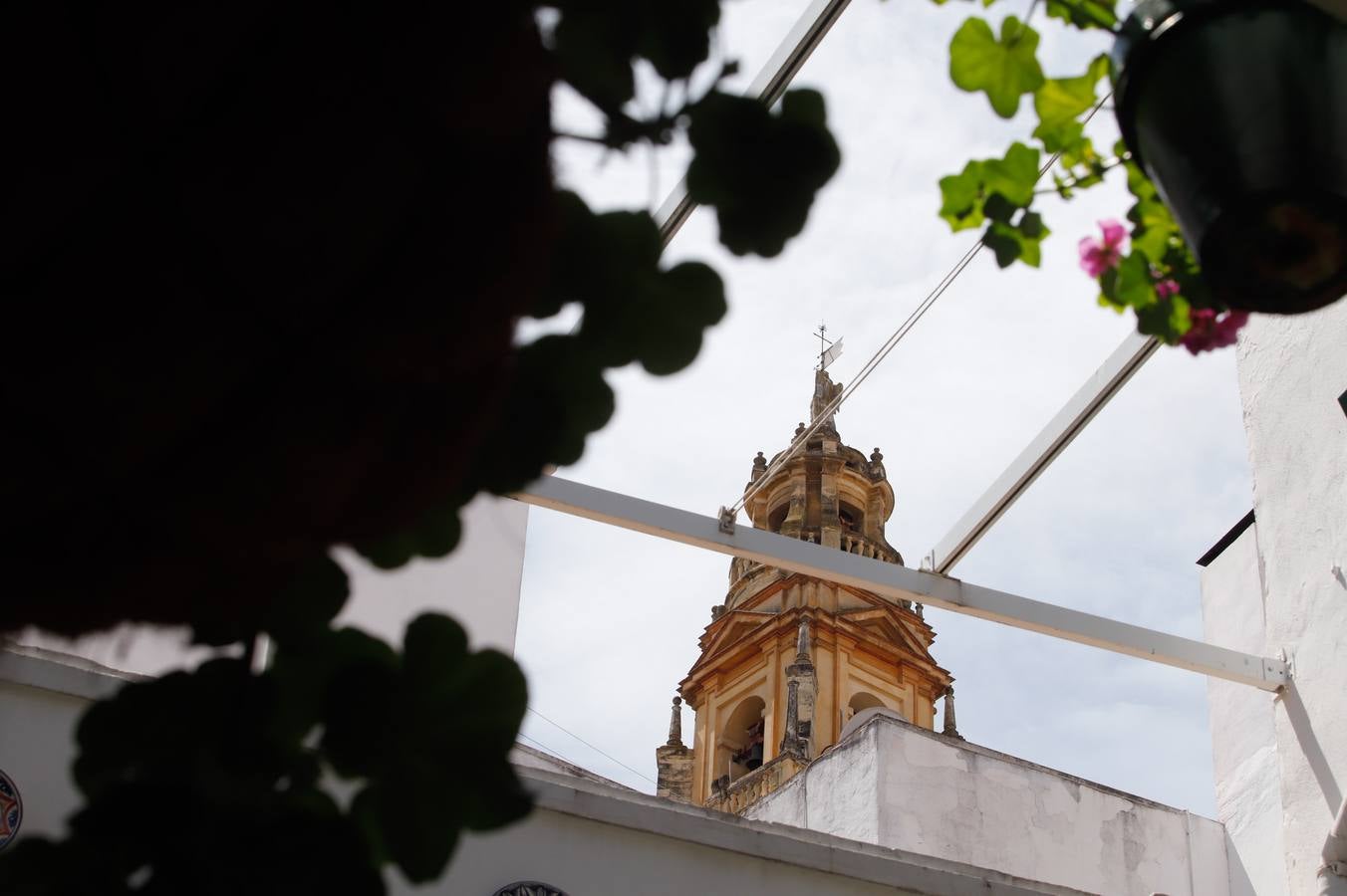 El patio de la calle Céspedes, 10, en imágenes