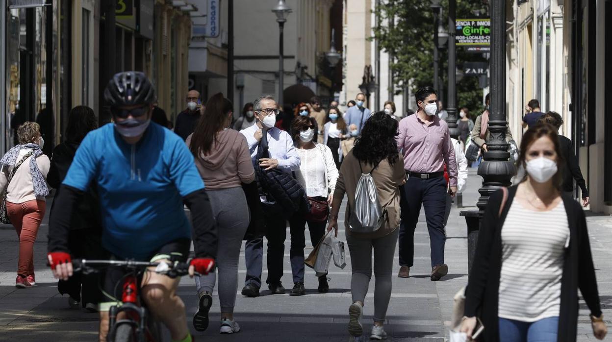 Córdoba recupera el pulso del fin de semana en la Fase 1, en imágenes