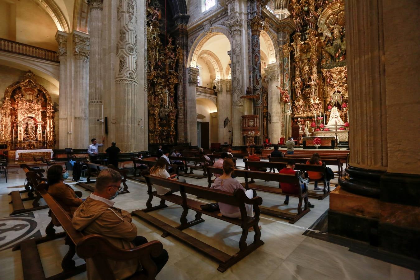 Primer domingo de misas en Sevilla durante la fase 1