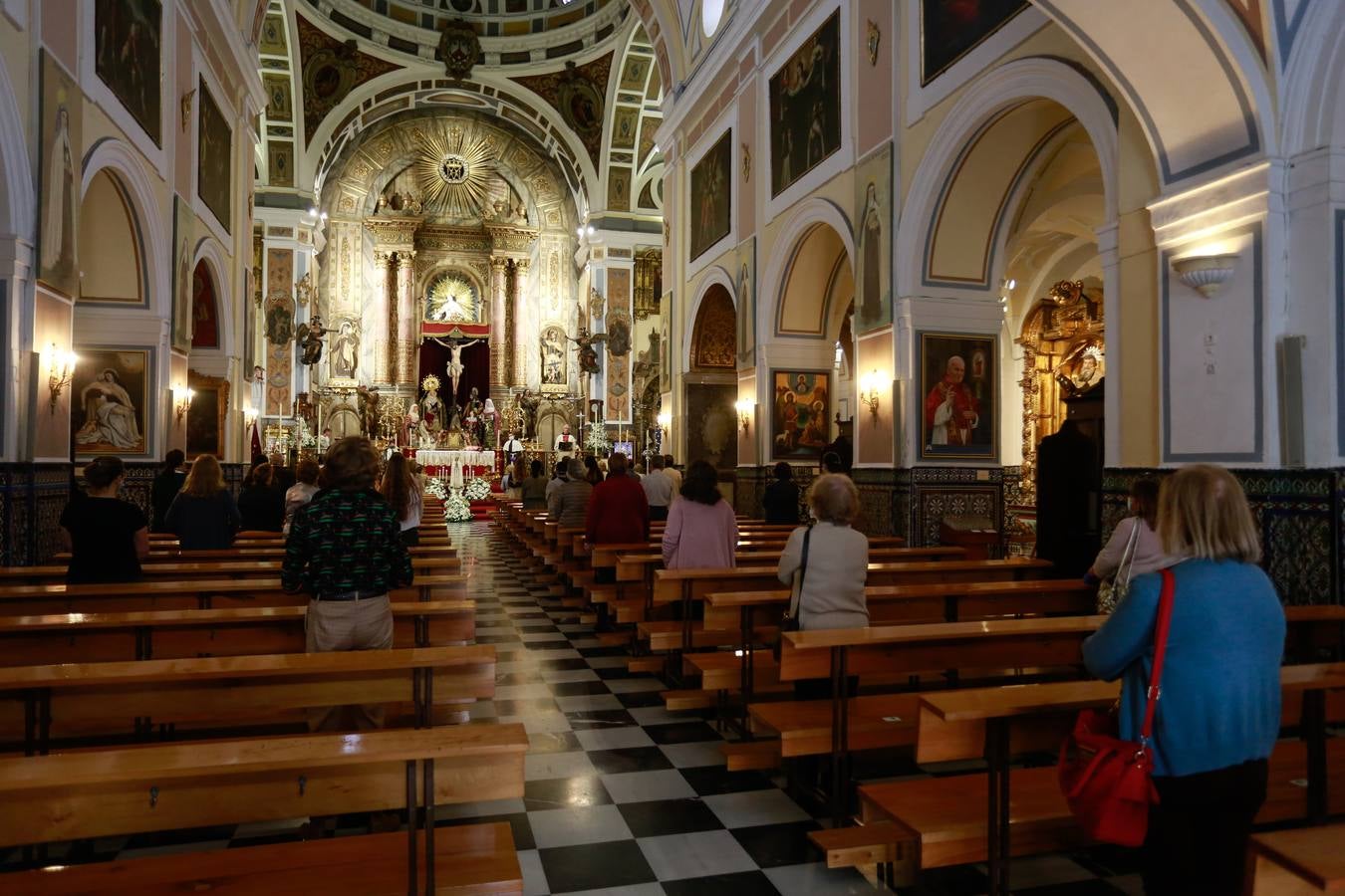 Primer domingo de misas en Sevilla durante la fase 1