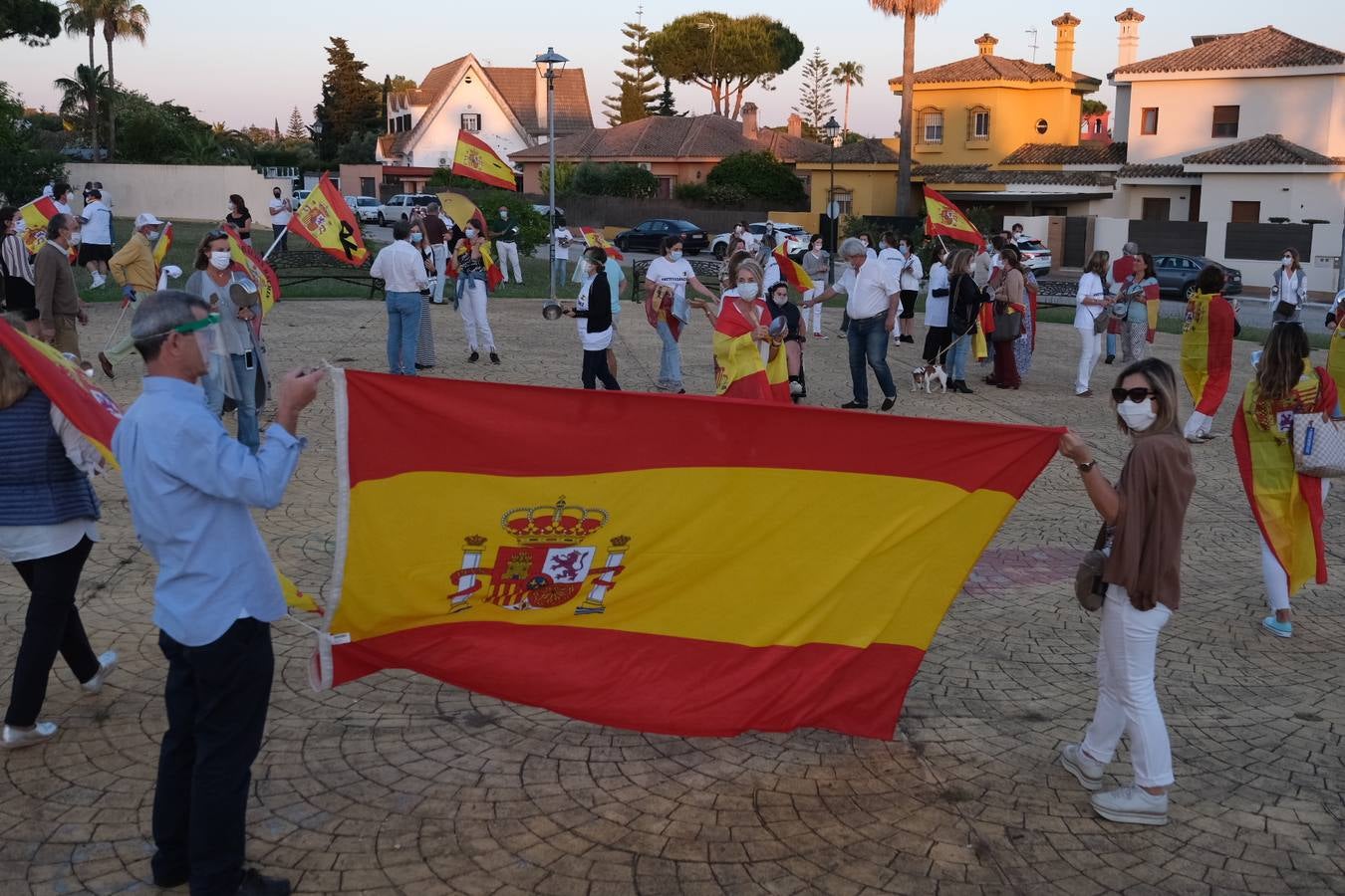 FOTOS: Cacerolada en El Puerto de Santa María contra la gestión de Pedro Sánchez