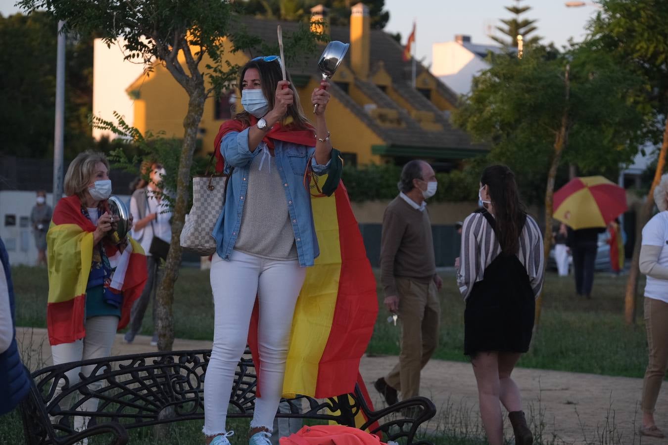 FOTOS: Cacerolada en El Puerto de Santa María contra la gestión de Pedro Sánchez