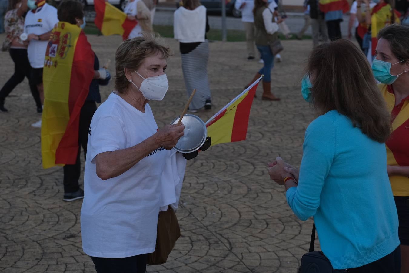 FOTOS: Cacerolada en El Puerto de Santa María contra la gestión de Pedro Sánchez