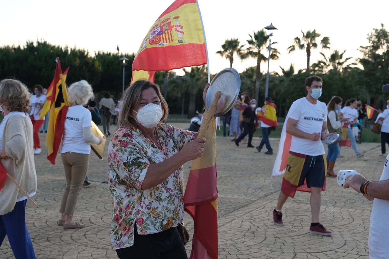 FOTOS: Cacerolada en El Puerto de Santa María contra la gestión de Pedro Sánchez