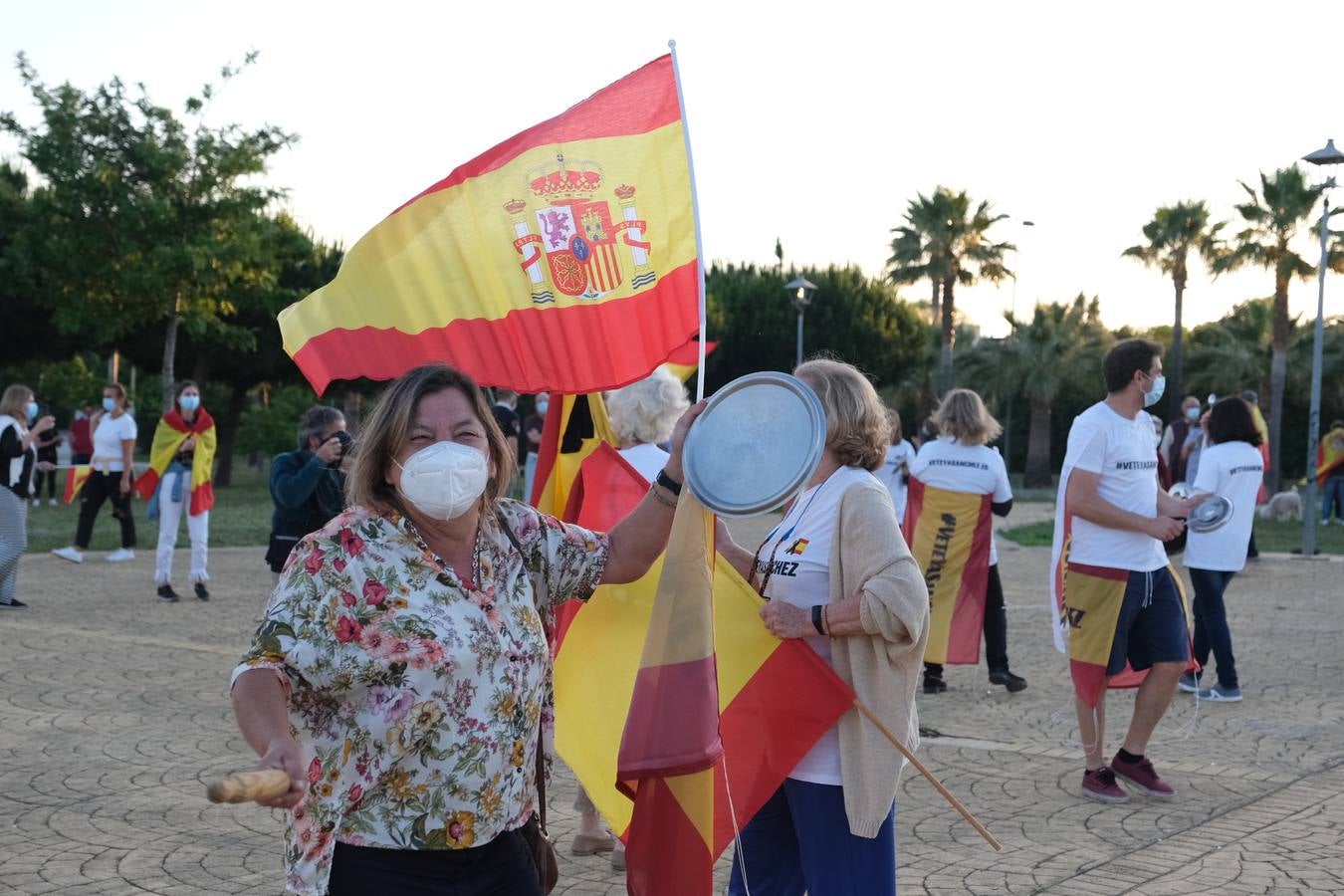 FOTOS: Cacerolada en El Puerto de Santa María contra la gestión de Pedro Sánchez