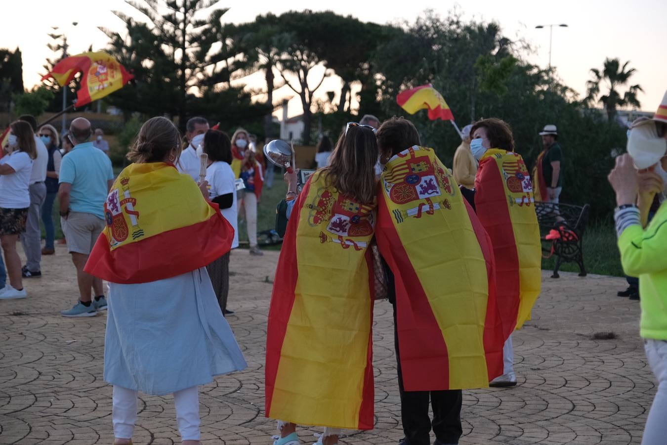 FOTOS: Cacerolada en El Puerto de Santa María contra la gestión de Pedro Sánchez