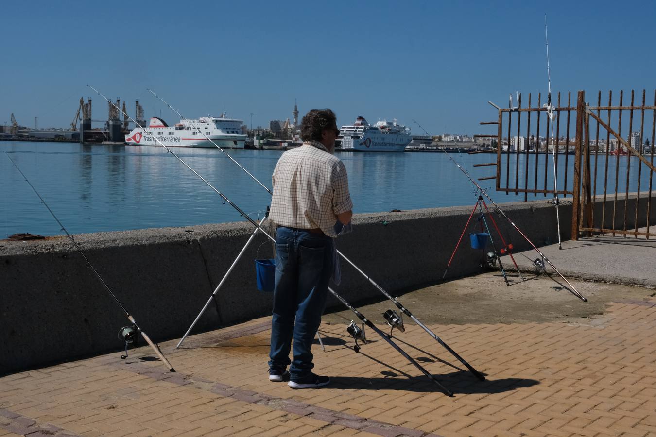 FOTOS: Día a día en Cádiz, en la Fase 1 de la desescalada