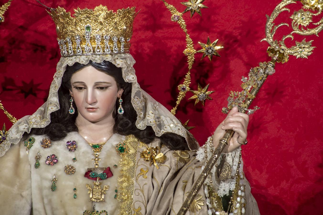 El altar de novena de la Pastora de Capuchinos