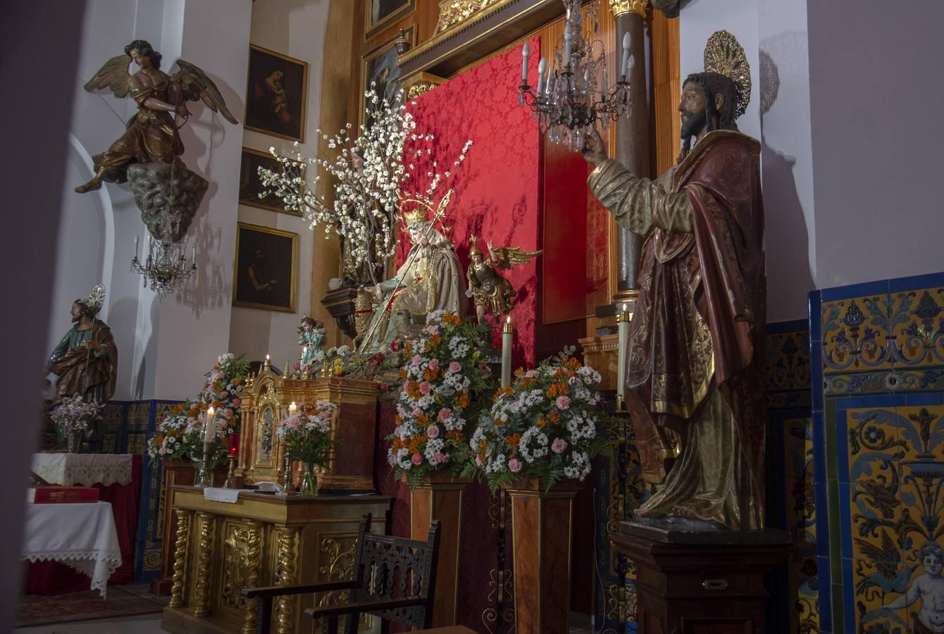 El altar de novena de la Pastora de Capuchinos