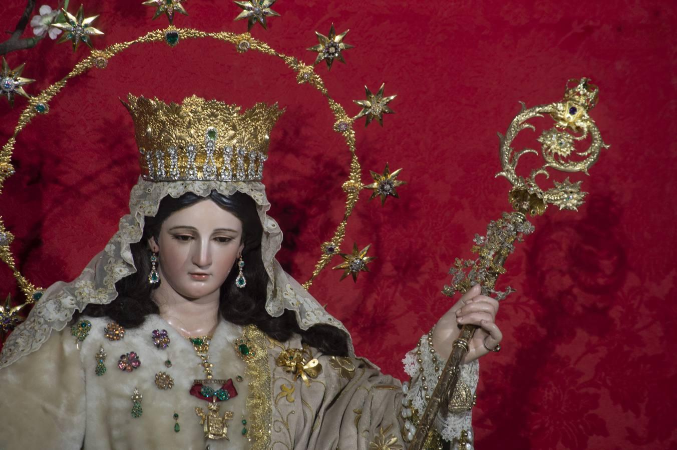 El altar de novena de la Pastora de Capuchinos