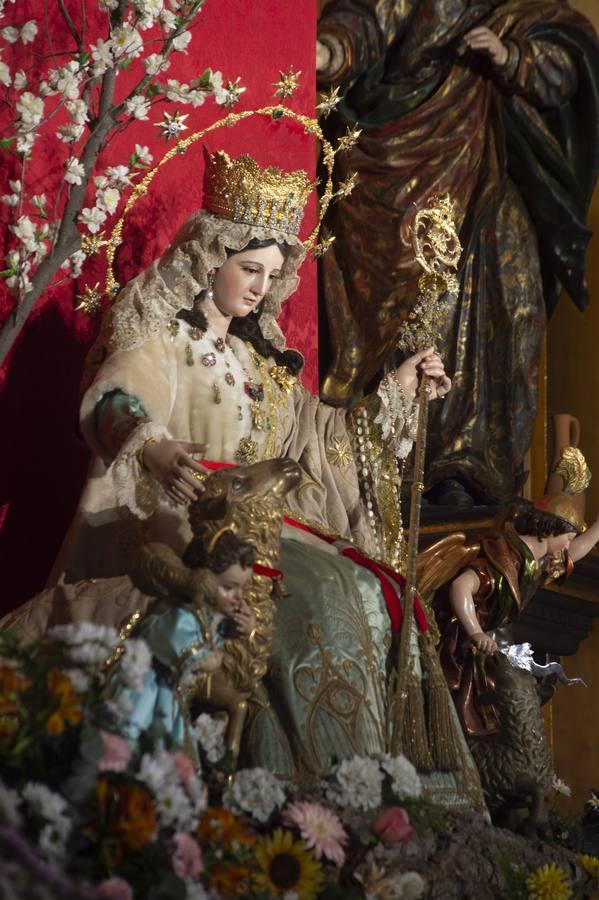 El altar de novena de la Pastora de Capuchinos