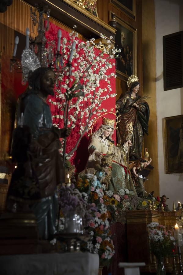 El altar de novena de la Pastora de Capuchinos