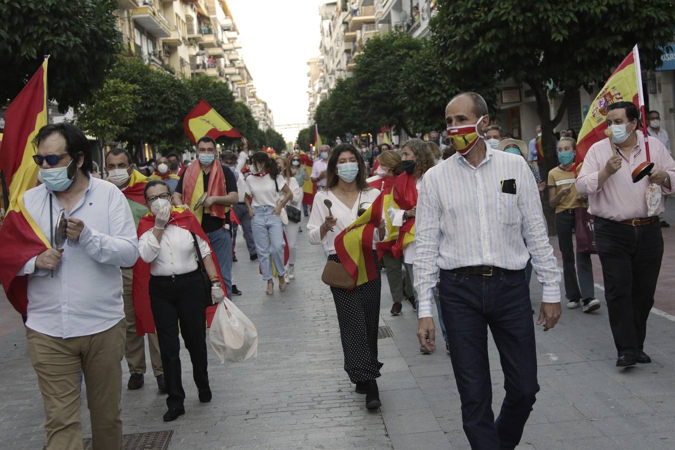 Nueva cacerolada de protesta contra Pedro Sánchez en Sevilla