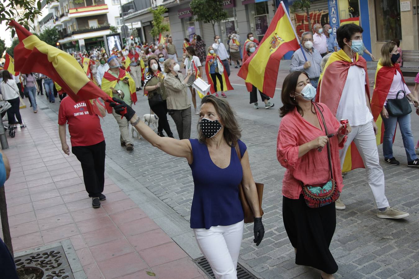 Nueva cacerolada de protesta contra Pedro Sánchez en Sevilla