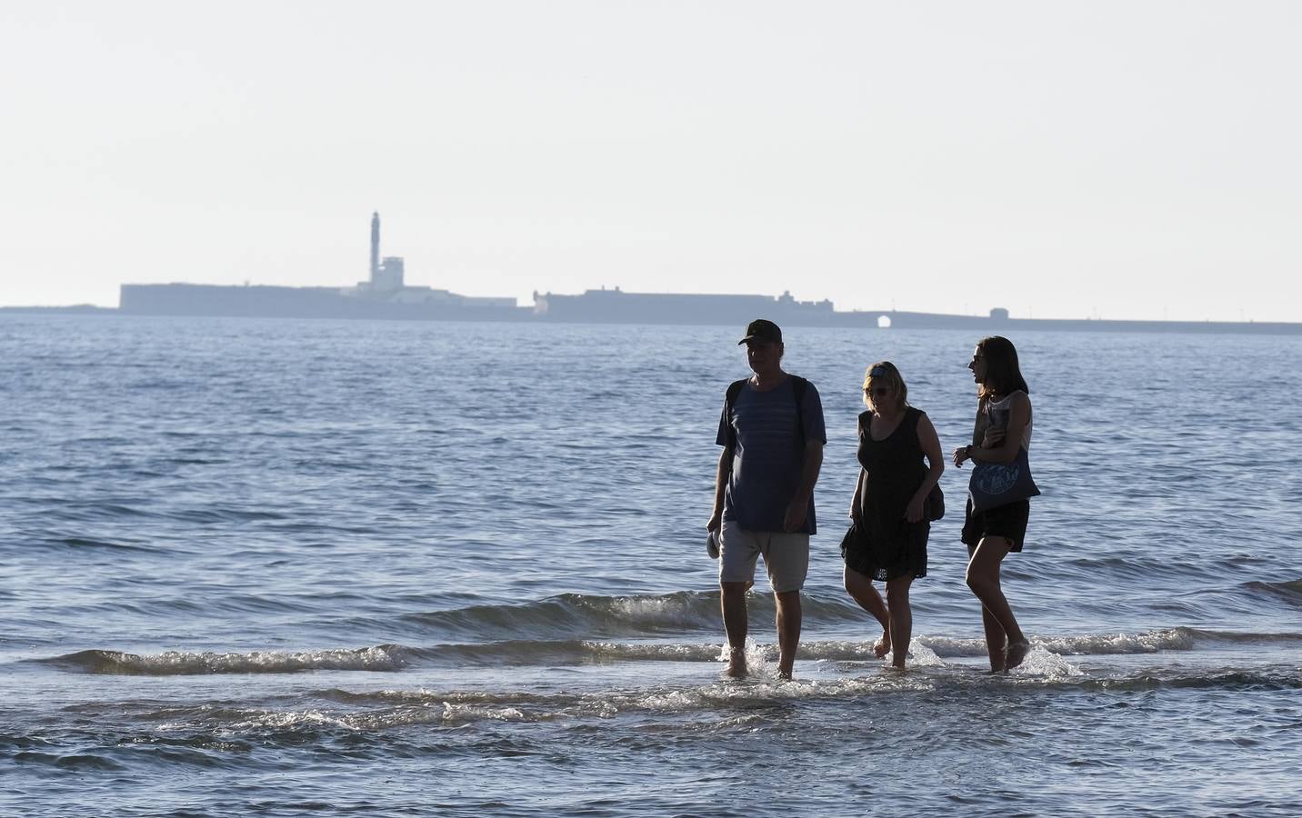 FOTOS: Cuenta atrás para disfrutar un poco más de las playas de Cádiz