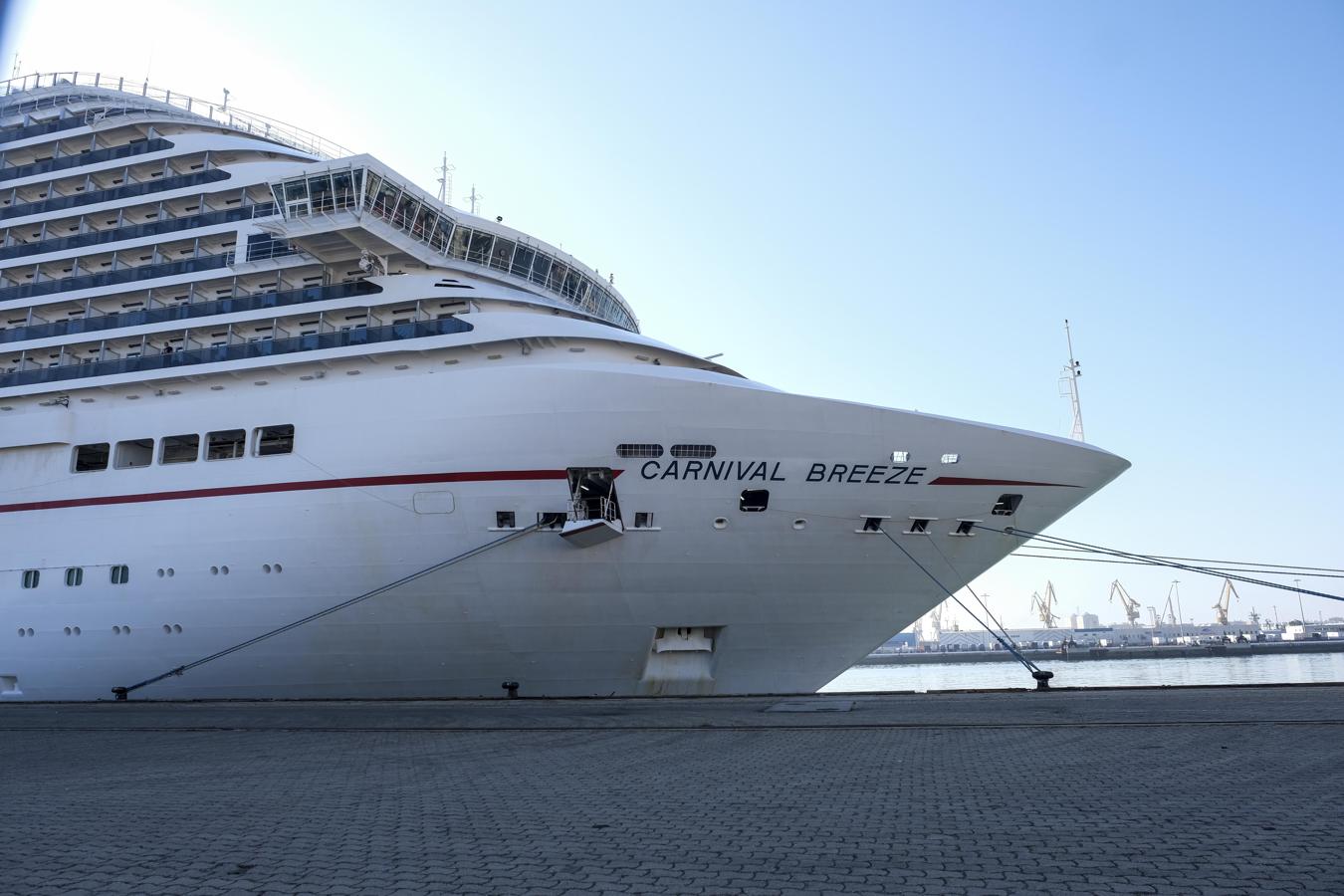 Fotos: Así la sido la marcha de la tripulación del crucero &#039;Carnival Victory&#039; de Cádiz