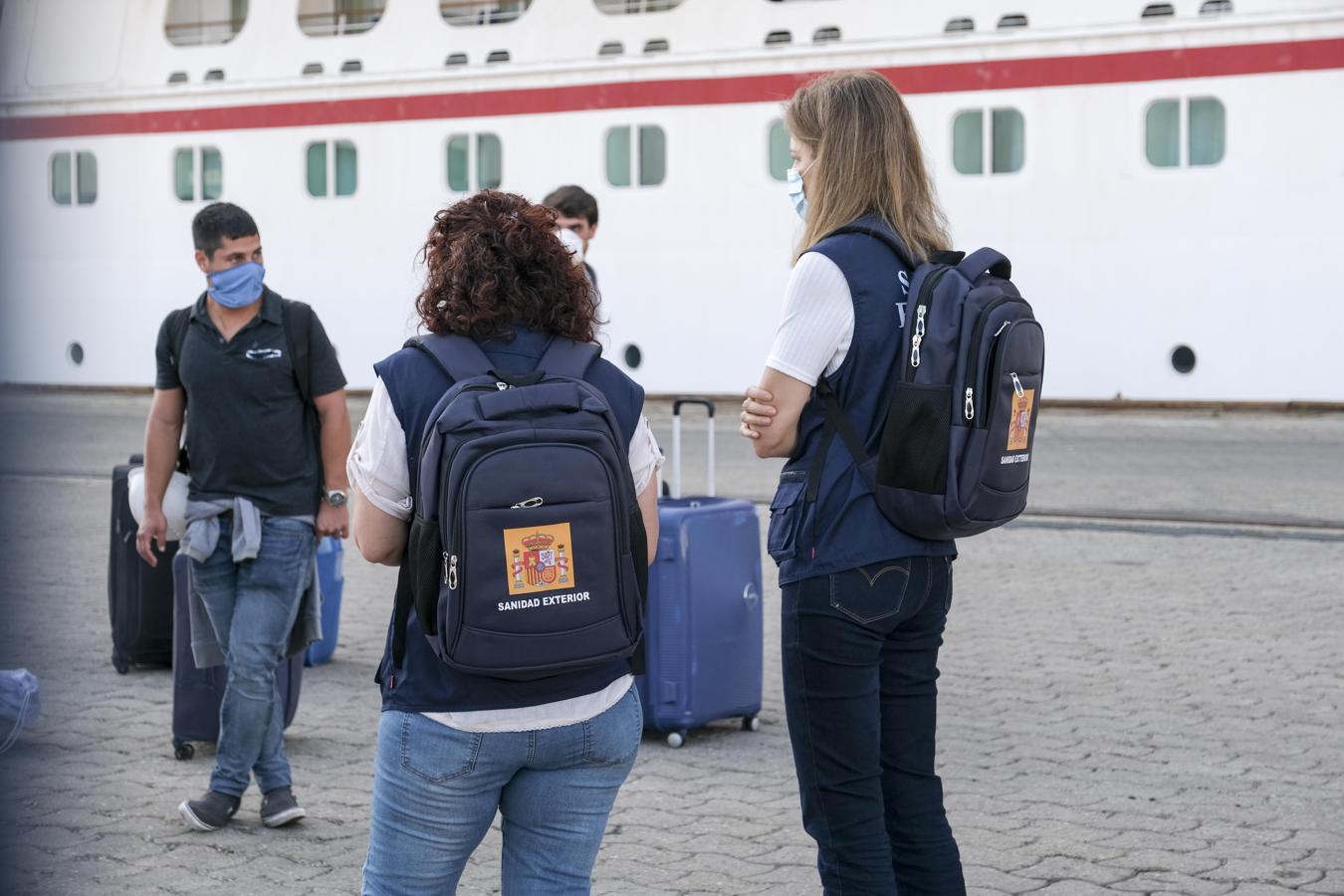 Fotos: Así la sido la marcha de la tripulación del crucero &#039;Carnival Victory&#039; de Cádiz