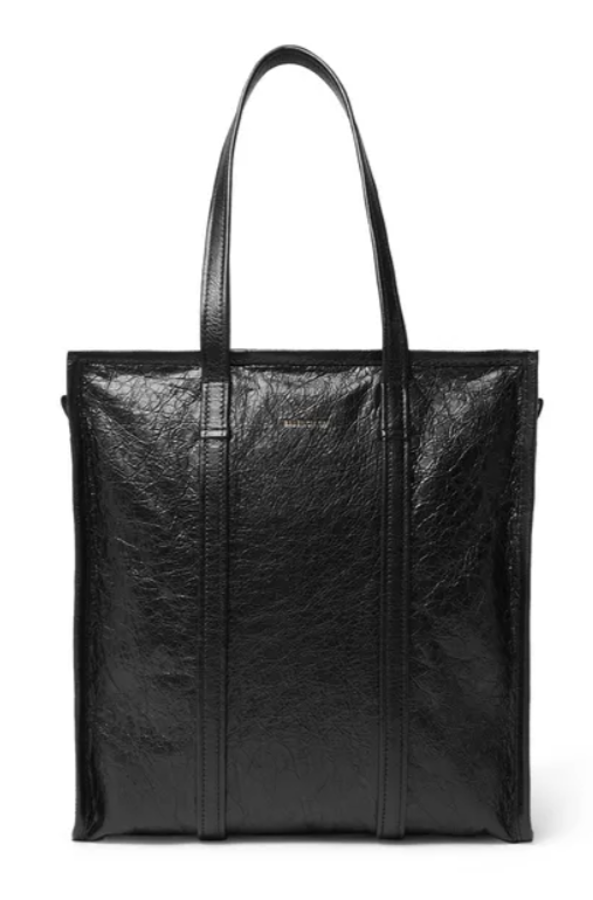 Bolso de Balenciaga. Ideal para el día a día o incluso para usar como bolsa de viaje exprés, este bolso de Balenciaga lo tiene todo para ser tu favorito (Precio: 1250 euros).