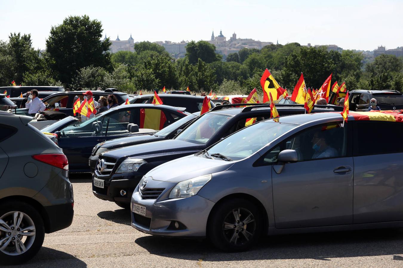 En imágenes: la caravana de Vox colapsa Toledo