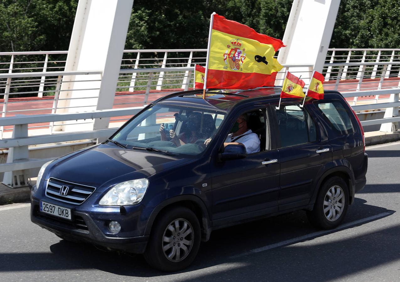 En imágenes: la caravana de Vox colapsa Toledo