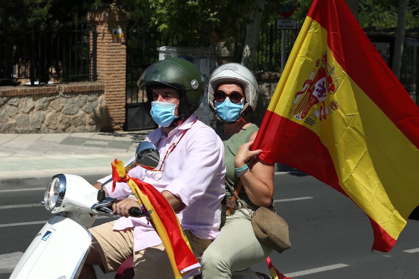 En imágenes: la caravana de Vox colapsa Toledo