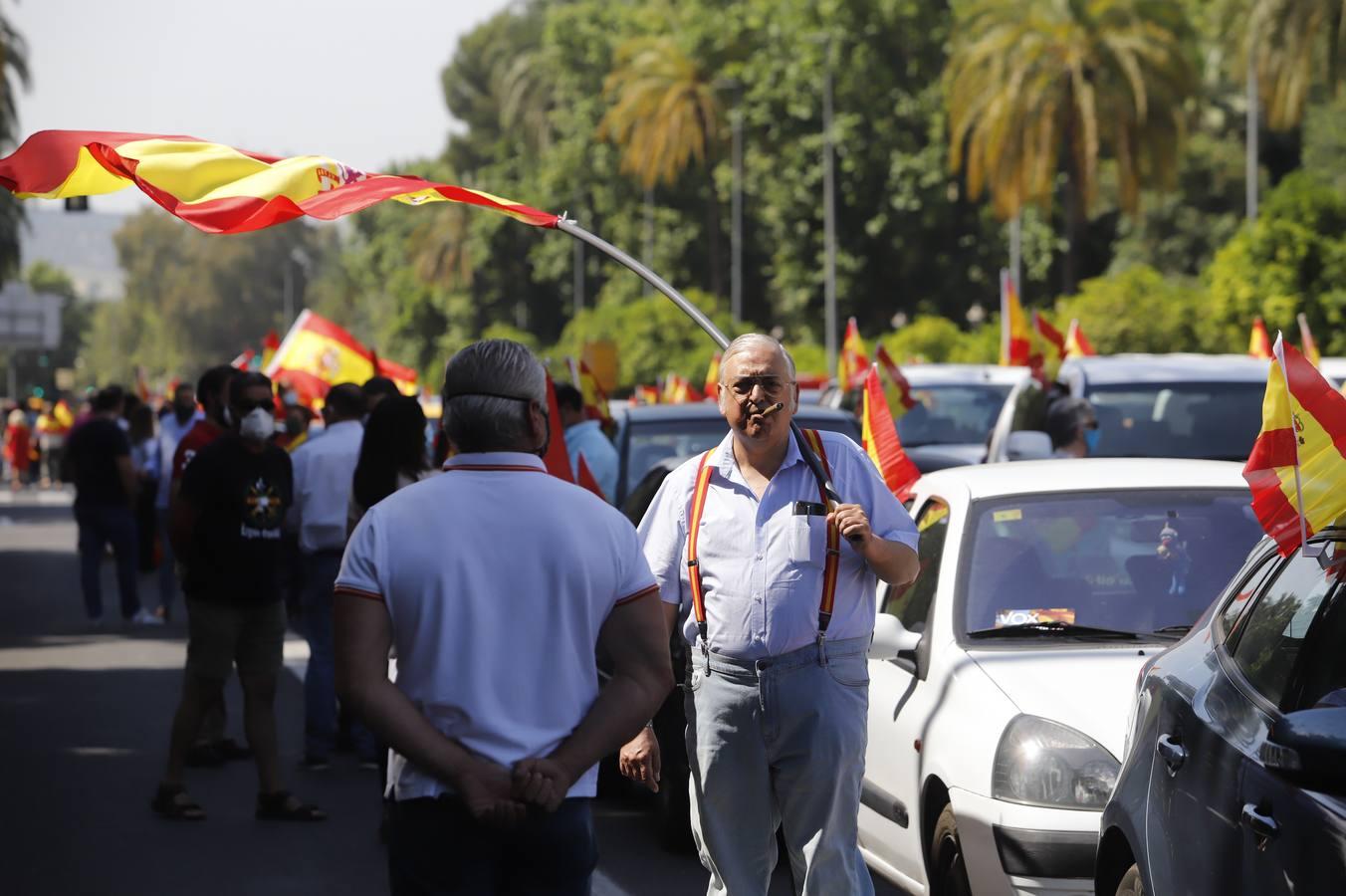 La marcha de Vox | Unos 2.500 coches recorren Córdoba contra el Gobierno de Sánchez