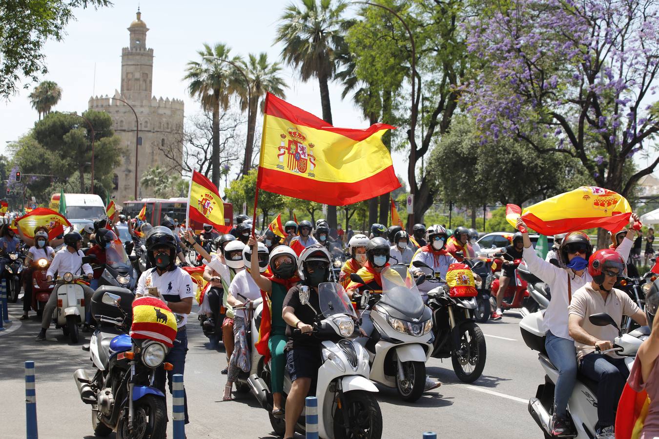 Éxito de la caravana de protesta convocada por Vox en Sevilla