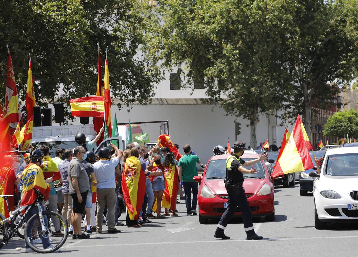 Éxito de la caravana de protesta convocada por Vox en Sevilla