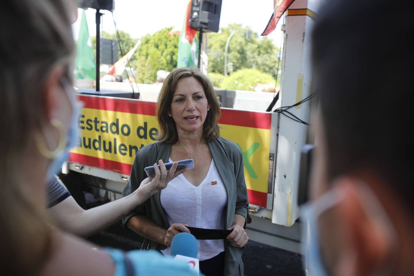 Éxito de la caravana de protesta convocada por Vox en Sevilla