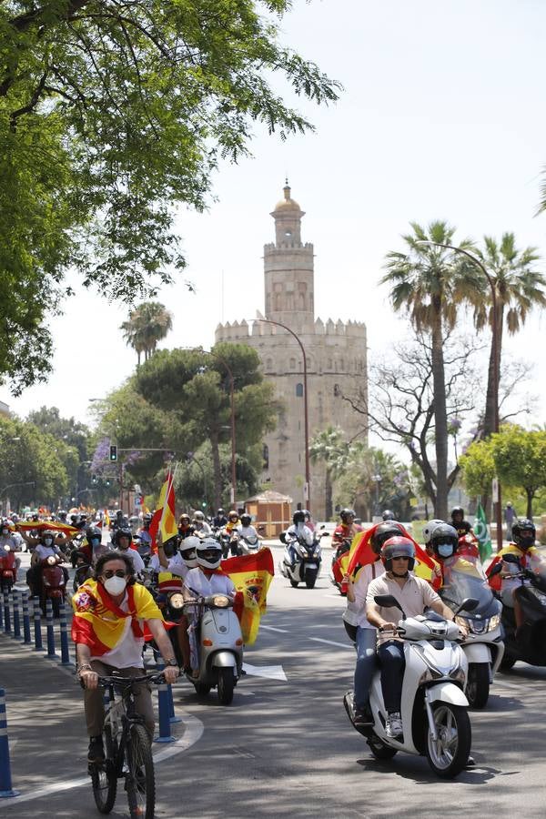 Éxito de la caravana de protesta convocada por Vox en Sevilla