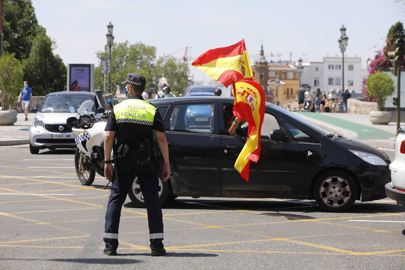 Éxito de la caravana de protesta convocada por Vox en Sevilla