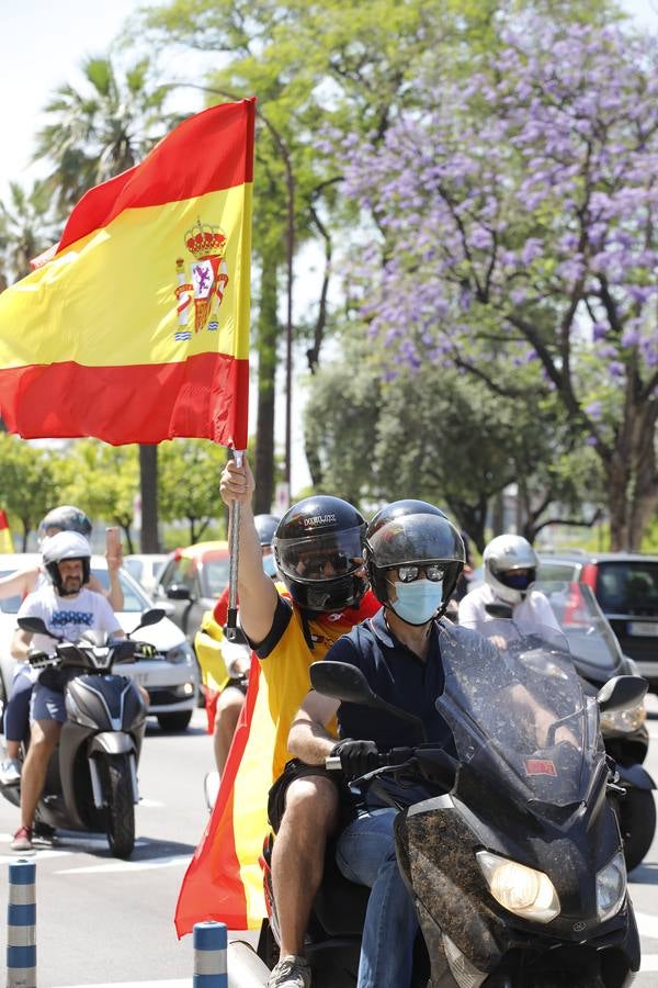 Éxito de la caravana de protesta convocada por Vox en Sevilla